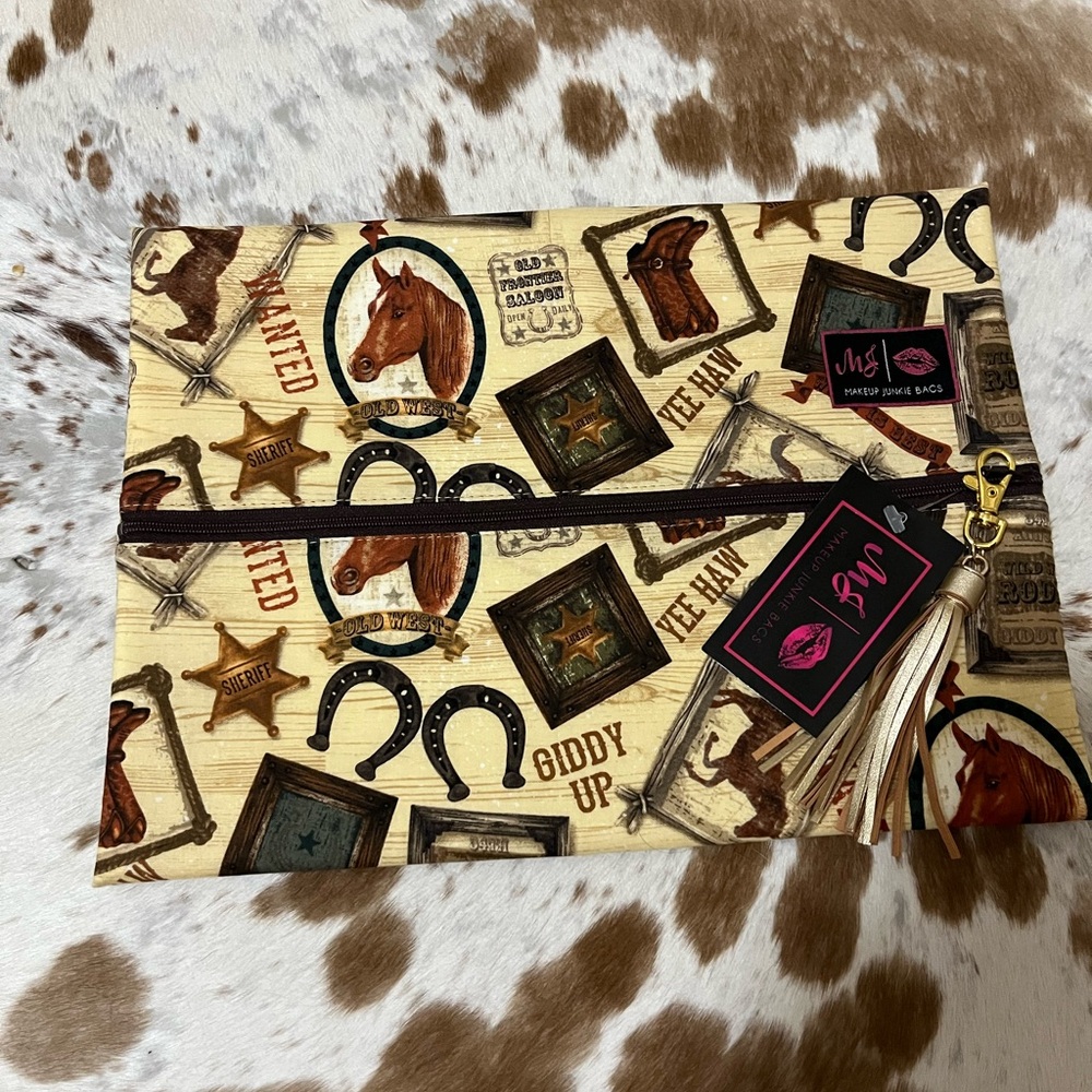 NWT Makeup Junkie size large Western Themed Zipper Pouch